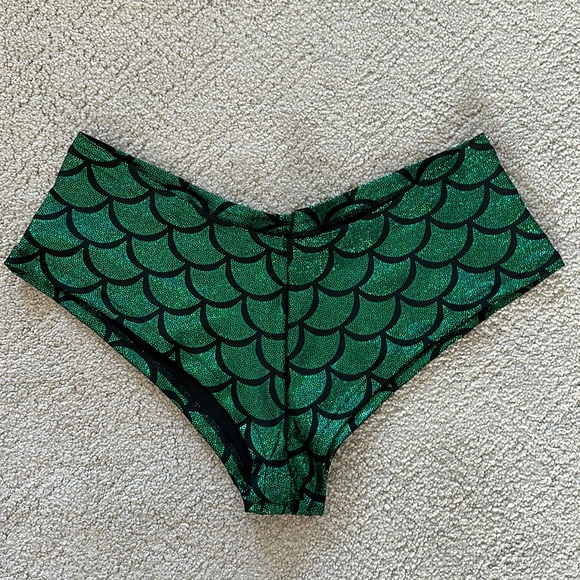 New Mermaid Rave Shorts - Picture 1 of 1